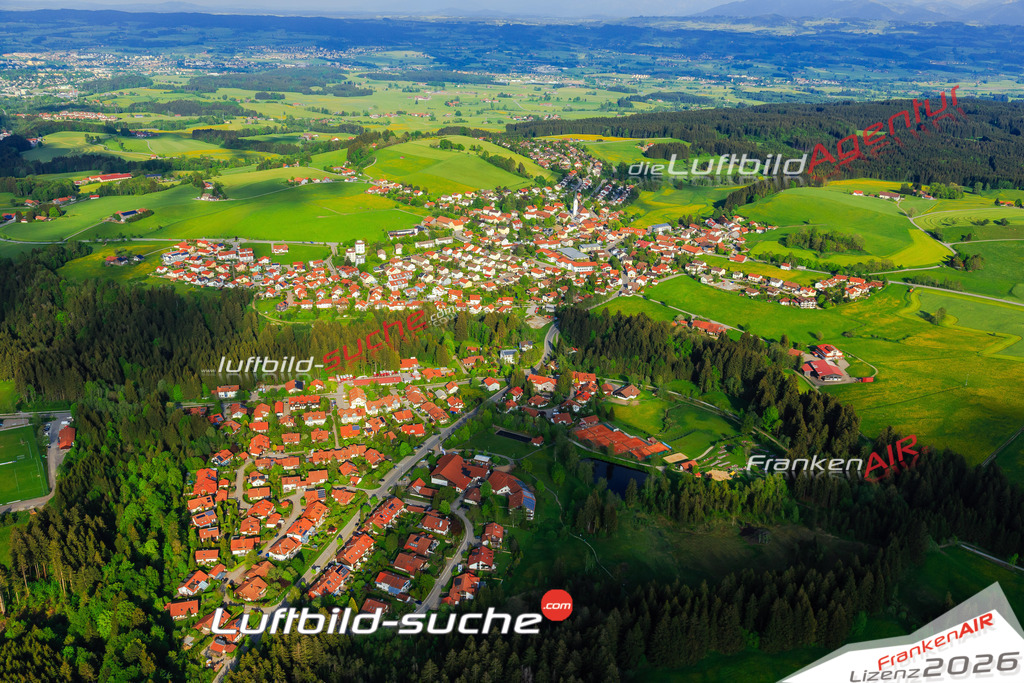Die Luftaufnahme der Stadt Buchenberg wurde vom UL-Flugzeug heraus erstellt ( keine Drohne )- hohe Auflösung für beste Qualität