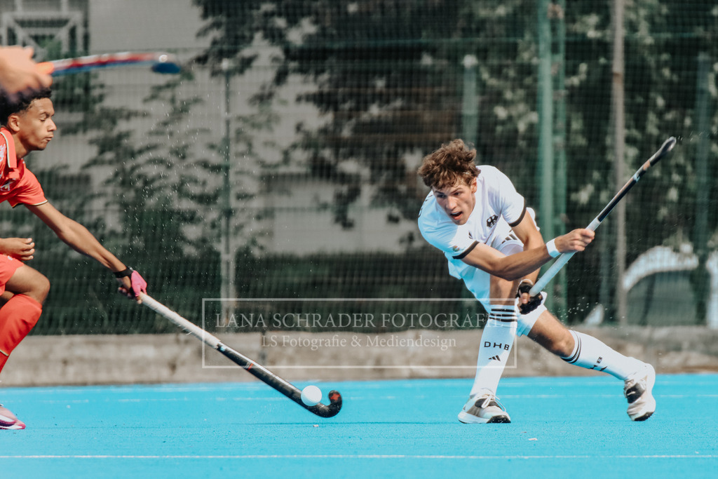 U18_EM_BOYS_HF1_GER-BEL_18.07.25_Lille (143 von 900) | lanaschraderfotografie - Realisiert mit Pictrs.com