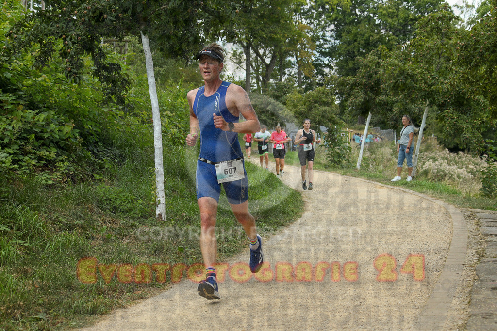 250824_1348_EX1_3726 | Sportfotografie im Rhein-Sieg Kreis, Köln, Bonn, NRW, Rheinland Pfalz, Hessen, etc. Unser Tätigkeitsfeld umfasst den Laufsport vom Volkslauf über den Marathon, Duathlon, Triathon bis zum Ultralauf wie Kölnpfad Ultra oder Schindertrail.