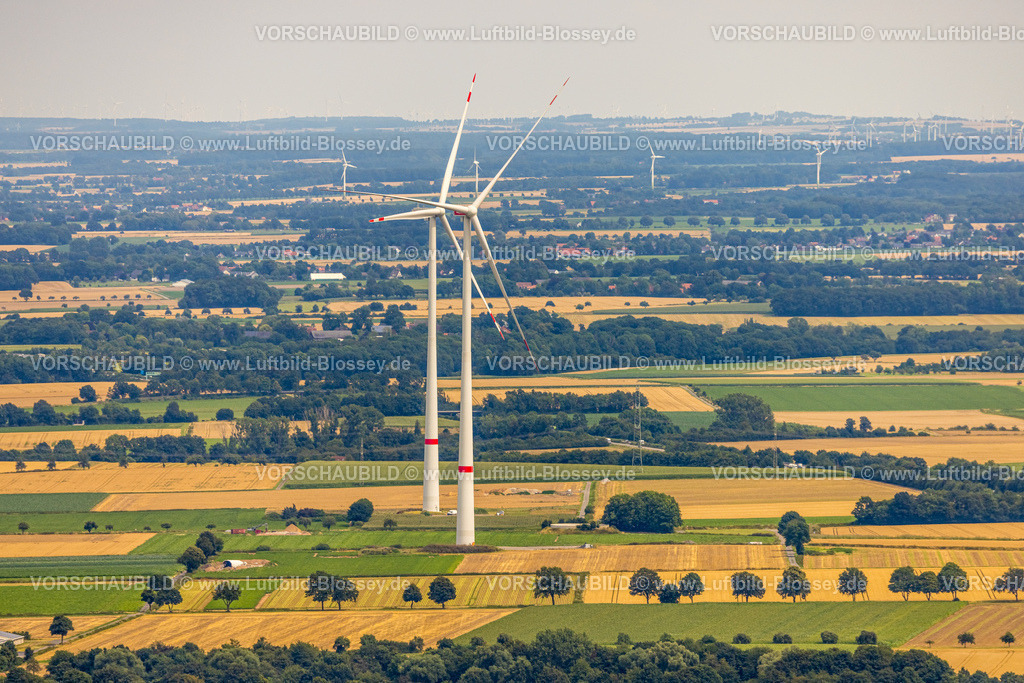 Werl240711806 | Luftbild, Blick entlang der Werler Landstraße Landesstraße L969 Richtung Ostönnen mit Wiesen und Feldern und Windrädern, Fernsicht, Westönnen, Werl, Soester Börde, Nordrhein-Westfalen, Deutschland