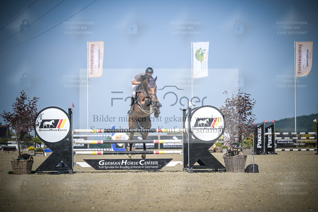 DOS_1176 | Entdecke hochwertige Reitturnierfotos von Foto Oger. Professionell, emotional und authentisch – jetzt Lieblingsmomente im Shop bestellen. - Realisiert mit Pictrs.com