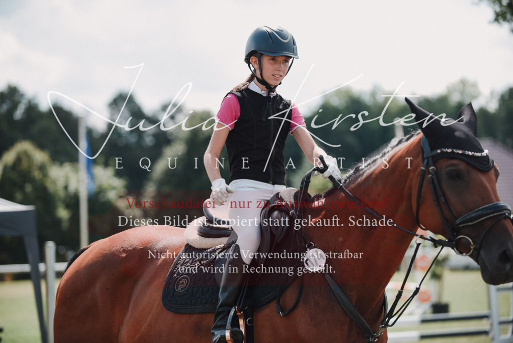 DSC_5624 | Pferde- und Turnierfotografie in Westsachsen. Pferdeportraits, Auftragszeichnungen und intuitive Kunst.