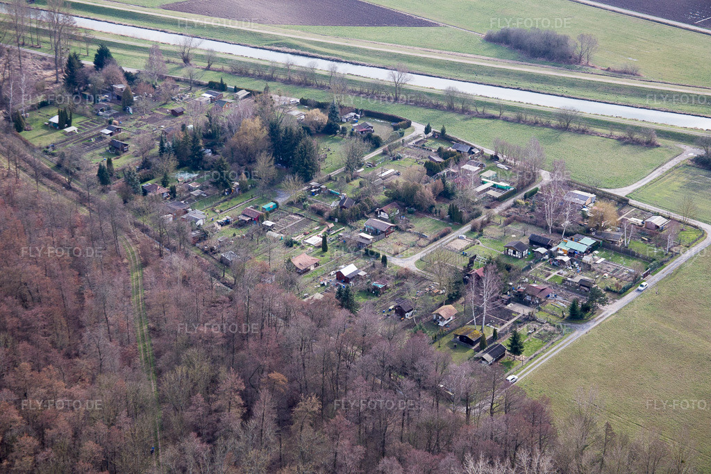 Luftbild: Schrebergärten am Saalbachkanal im Ortsteil Graben in Graben-Neudorf im Bundesland Baden-Württemberg in Deutschland. Foto: IMG_086326.jpg vom 26.02.2016 durch Werner Riehm/FLY-FOTO.de