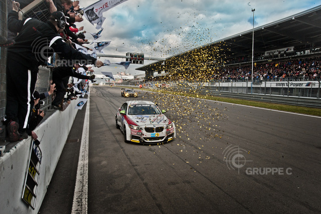 DSC_1532 | Motorsport-Fotografie: DTM, 24h Nürburgring und GT-Action in hochauflösenden Bildern. Entdecke packende Rennmomente & Impressionen direkt aus der Boxengasse. - Realisiert mit Pictrs.com