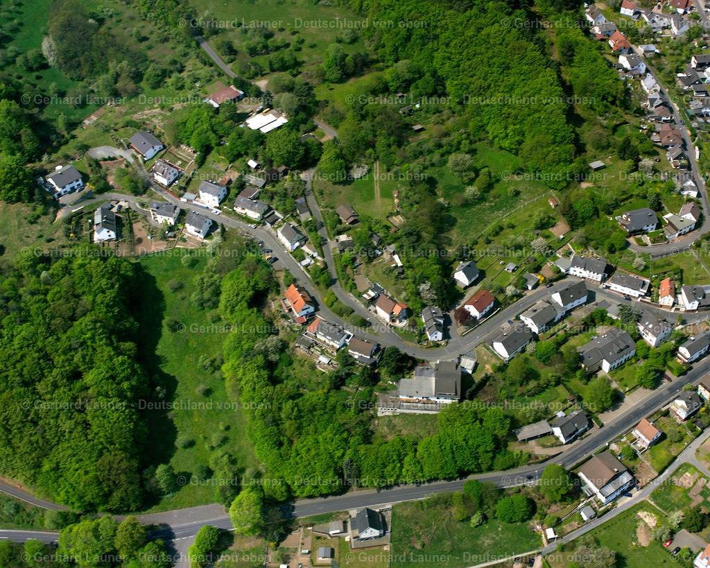 2610112 | DONSBACH 09.06.2006 Wohngebiet einer Einfamilienhaus- Siedlung  in Donsbach im Bundesland Hessen, Deutschland // Single-family residential area of settlement  in Donsbach in the state Hesse, Germany Foto: Gerhard Launer