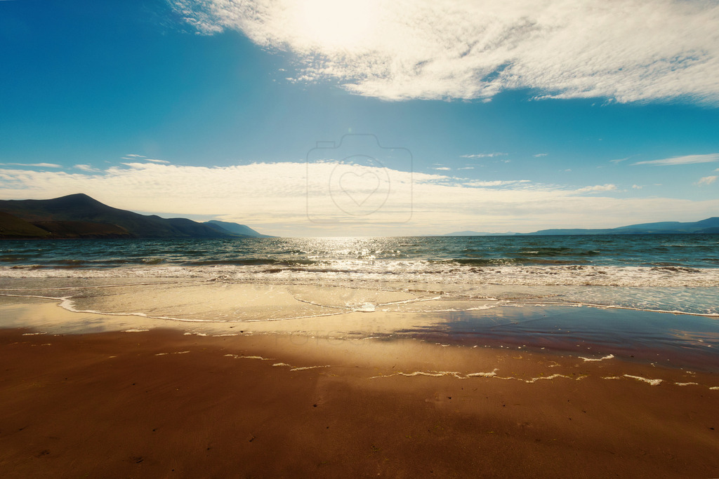 Rossbeigh Beach | Strandimpression mit den Bergen im Hintergrund am Ring of Kerry in Irland. - Realisiert mit Pictrs.com