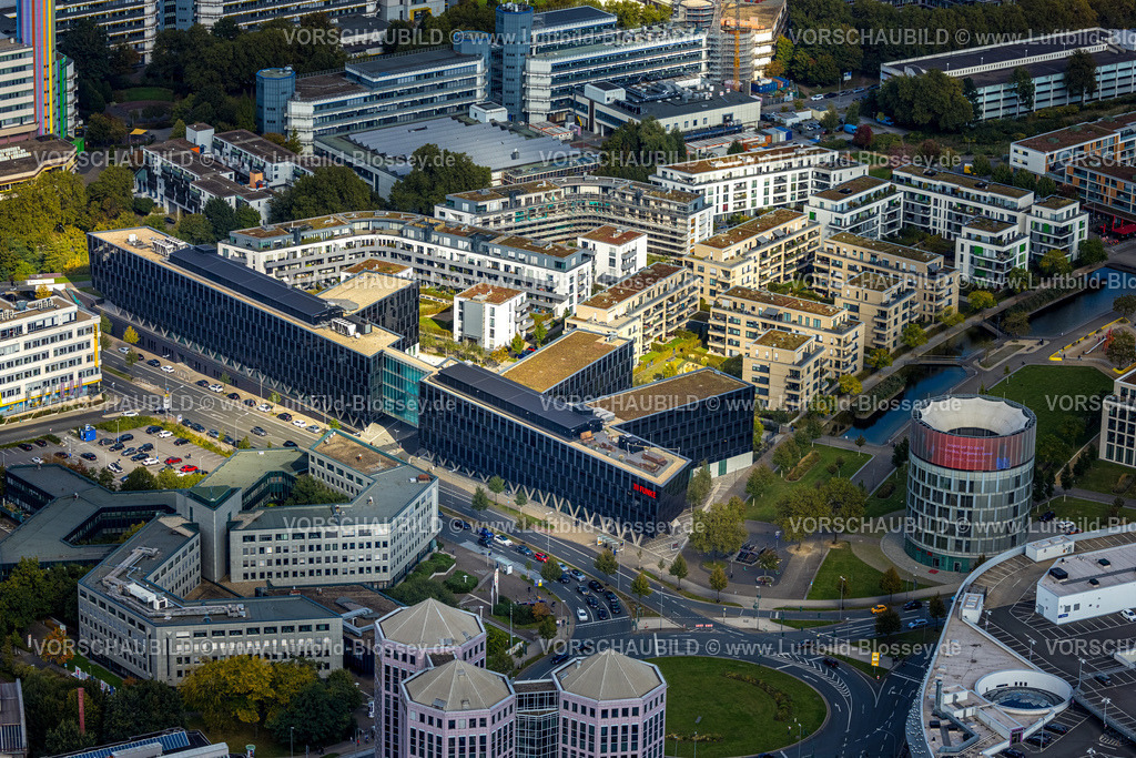 Essen241001679 | Luftbild, Funke Medienhaus Mediengruppe GmbH Gebäude, Funke Turm, Wohnsiedlung Grüne Mitte mit Gebäude Restaurierung und Baugerüst nach Brand, Westviertel, Essen, Ruhrgebiet, Nordrhein-Westfalen, Deutschland
