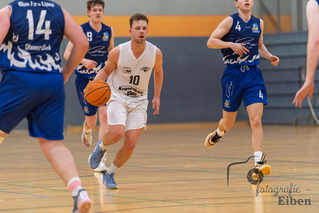 Wattworms Edewecht-Lions Ofenerdiek | Wattworms Edewecht (weiß)-Lions Ofenerdiek (blau) am 22.02.2026 in Edewecht (Heinz-zur-Jührden-Halle); Photo: Philip Eiben 2025 - Realisiert mit Pictrs.com