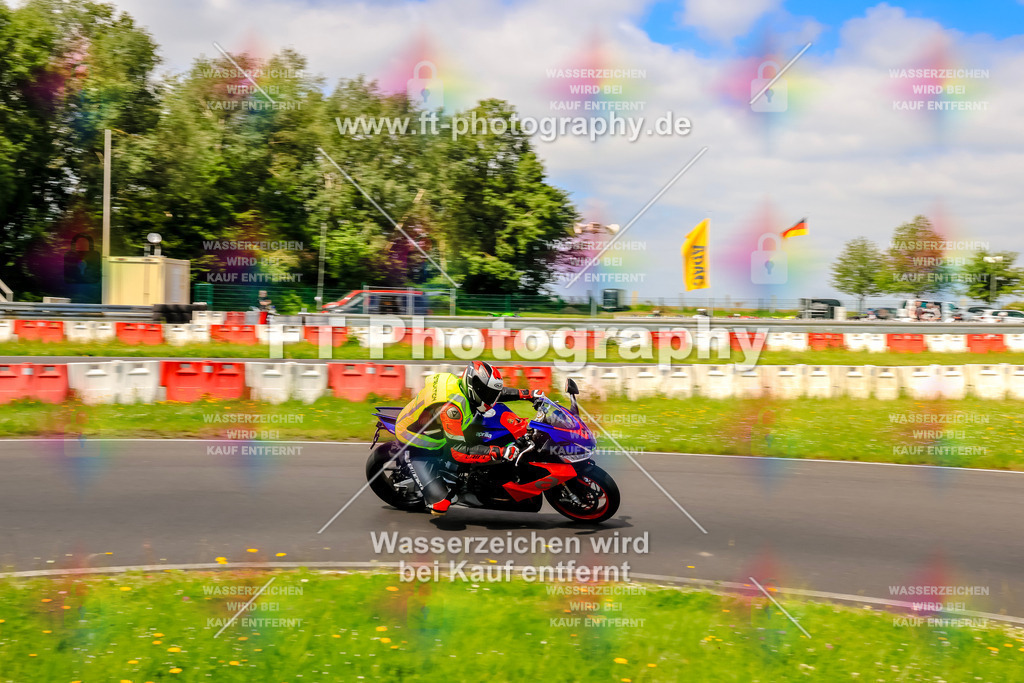 VBK-8186 | Hier findet Ihr Bilder von Touristenfahrten auf der Nürburgring Nordschleife oder von anderen Veranstaltungen die ich besucht habe. Viel Spass beim Durch Schauen 