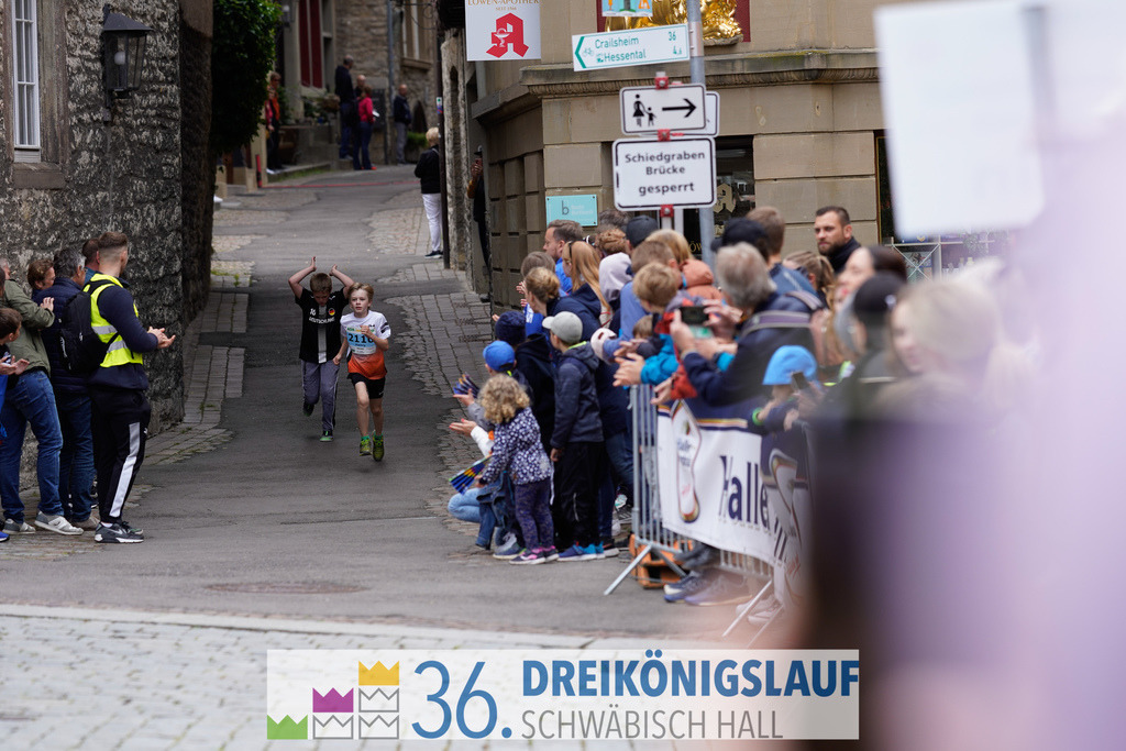 AOK Junior Cup 400m | 3Königslauf 2022 AOK Junior Cup 400m - Realisiert mit Pictrs.com