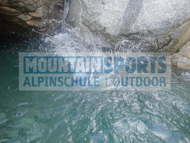 P1020073 | Bestelle die Bilder deines Berg- oder Wasser-Abenteuers mit Mountain Sports bequem von zu Hause aus direkt über unseren Online Fotoshop von pictrs.com. - Realisiert mit Pictrs.com