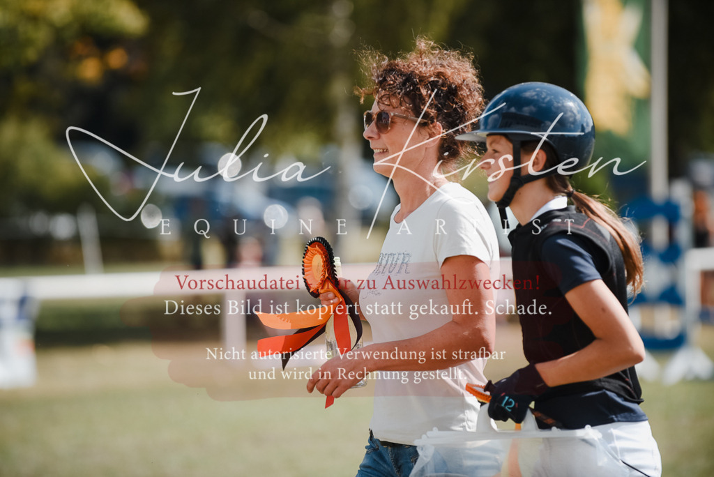 DSC_5579 | Pferde- und Turnierfotografie in Westsachsen. Pferdeportraits, Auftragszeichnungen und intuitive Kunst.