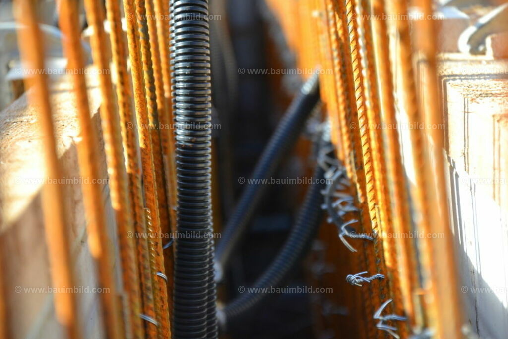 bib-lg17-elektroinstallation-0042 | Nach LV-Leistungsgruppen sortierte Detailfotos über den Bau eines Hauses. Alle Hausbau-Bilder direkt vom Urheber und Autor der Website Haus-Selber-Bauen.com