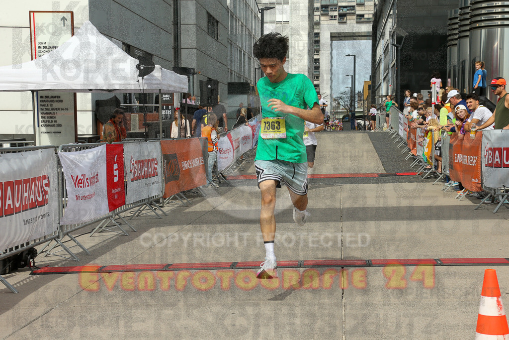 250920_1327_EX1_4737 | Sportfotografie im Rhein-Sieg Kreis, Köln, Bonn, NRW, Rheinland Pfalz, Hessen, etc. Unser Tätigkeitsfeld umfasst den Laufsport vom Volkslauf über den Marathon, Duathlon, Triathon bis zum Ultralauf wie Kölnpfad Ultra oder Schindertrail.