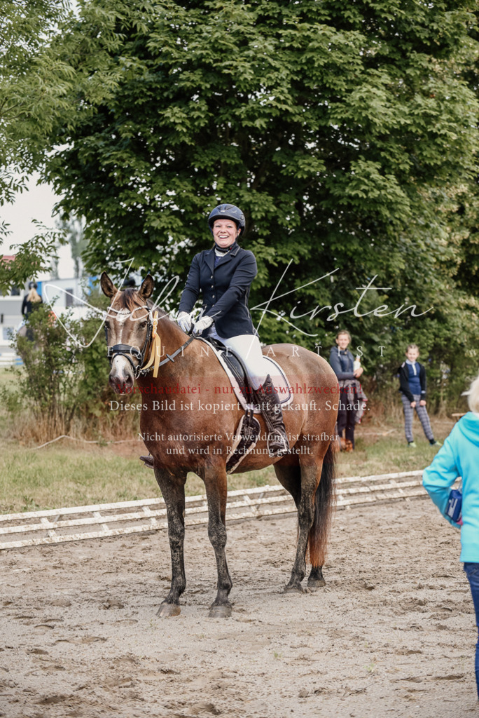DSC_9338 | Pferde- und Turnierfotografie in Westsachsen. Pferdeportraits, Auftragszeichnungen und intuitive Kunst.