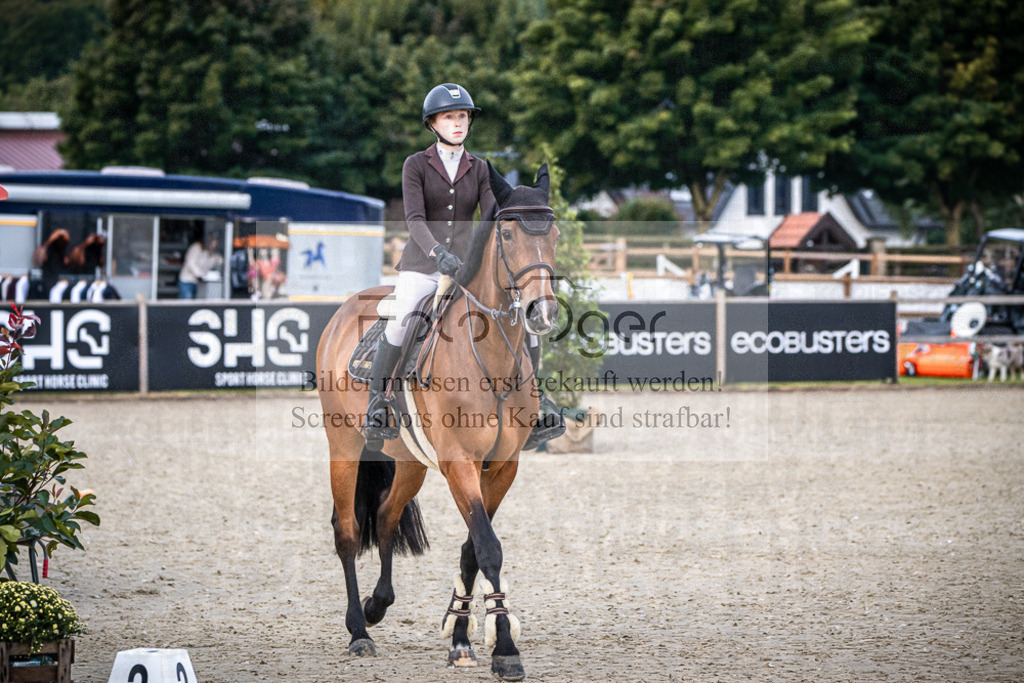 DOS_3279 | Entdecke hochwertige Reitturnierfotos von Foto Oger. Professionell, emotional und authentisch – jetzt Lieblingsmomente im Shop bestellen.Deutschlandweite Turnierfotografie. - Realisiert mit Pictrs.com