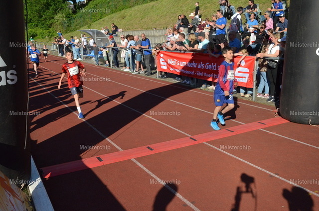 18-13-28_ | Meisterchip Fotoshop - Realisiert mit Pictrs.com