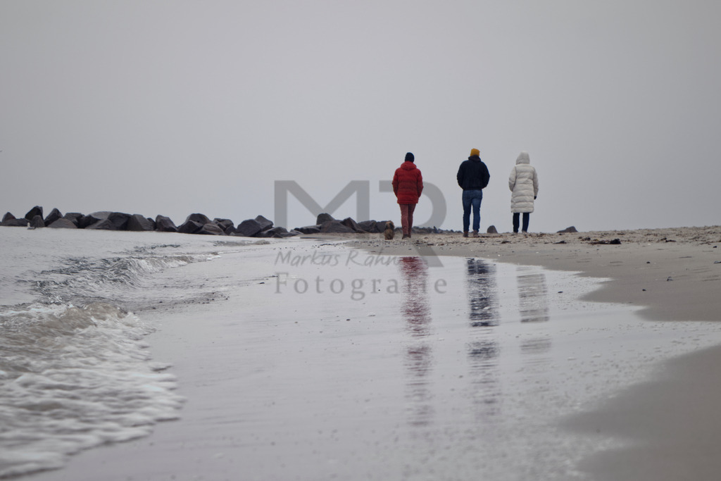 Strandläufer | Auswahl von hochwertigen Fotos für Web, Social Media und Print. Hier können Sie auch Ihre eigenen Fotos hochladen und günstig auf die vielfältigsten Trägermaterialien drucken lassen. - Realisiert mit Pictrs.com