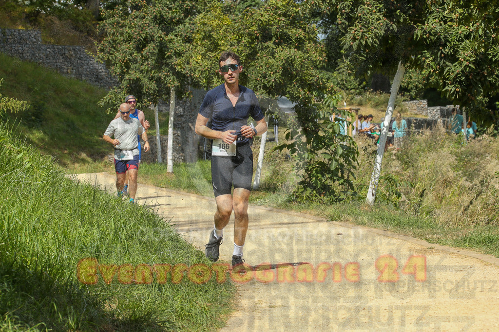 250824_1244_EX1_0351 | Sportfotografie im Rhein-Sieg Kreis, Köln, Bonn, NRW, Rheinland Pfalz, Hessen, etc. Unser Tätigkeitsfeld umfasst den Laufsport vom Volkslauf über den Marathon, Duathlon, Triathon bis zum Ultralauf wie Kölnpfad Ultra oder Schindertrail.