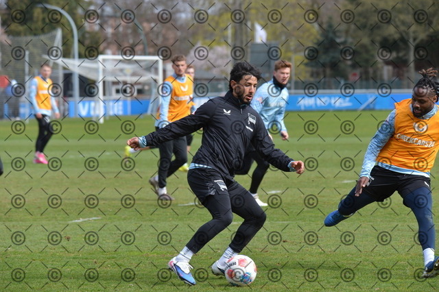 RGE_8852 | Hertha BSC, 2.Bundesliga, Herren, Training, Saison 2025/26, Kevin Sessa ( Hertha BSC ) Dienstag, 31.03. 2026,   Fotograf: Ralf Gebhardt - Realisiert mit Pictrs.com
