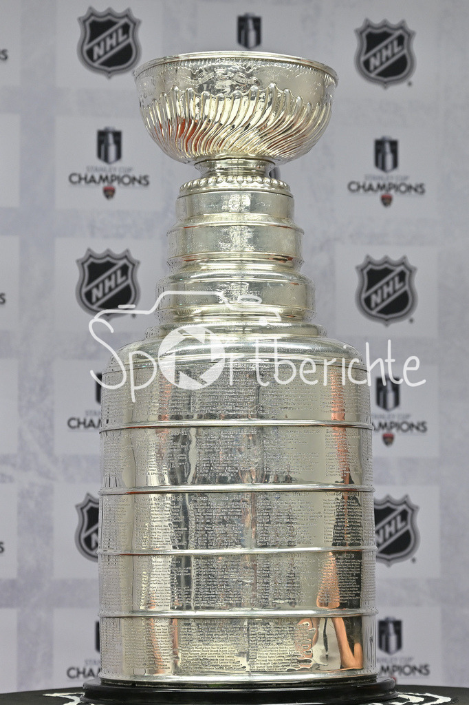 Cup Day | Der Stanley Cup steht heute in Augsburg / Nico STURM