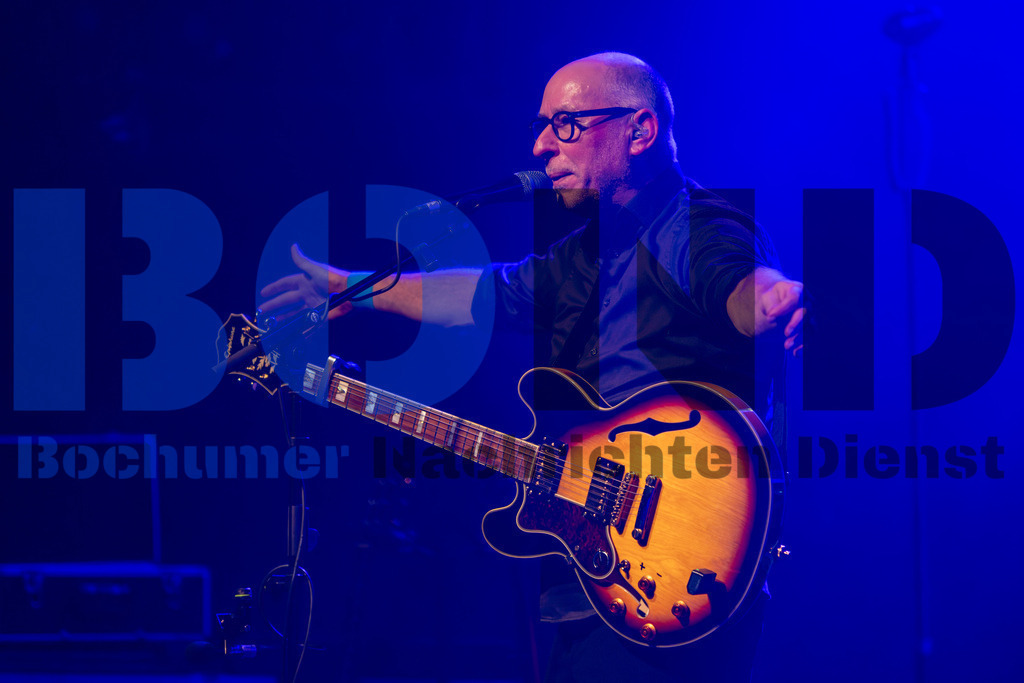 SES_GBAZEC20241227-68 | bond - Realisiert mit Pictrs.com