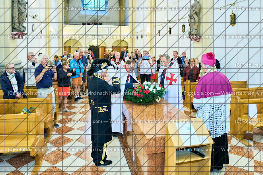 ALP3708_Jeanne de Ferrette_Kranzniederlegung_Johanna von Pfirt_Templer Orden | (C)FotoLois.com, Alois Spandl, 700stes Hochzeitsjubiläum - Albrecht II. mit Johanna von Pfirt in Thann (FR) im März 2024. Empfang des Organistionskommitees aus der Region Ferrette (Pfirt)/Thann aus dem Elsass mit Empfang durch die Stadtgemeinde und Bezirkshauptmannschaft Scheibbs im Schloss Scheibbs und anschließender Kranzniederlegung in der Kartausenkirche über der Krypta des Gründerehepaares durch Mitglieder des Templer Ordens im Beisein von Mitgliedern der Goldhaubengruppen, Fr 22. September 2023.