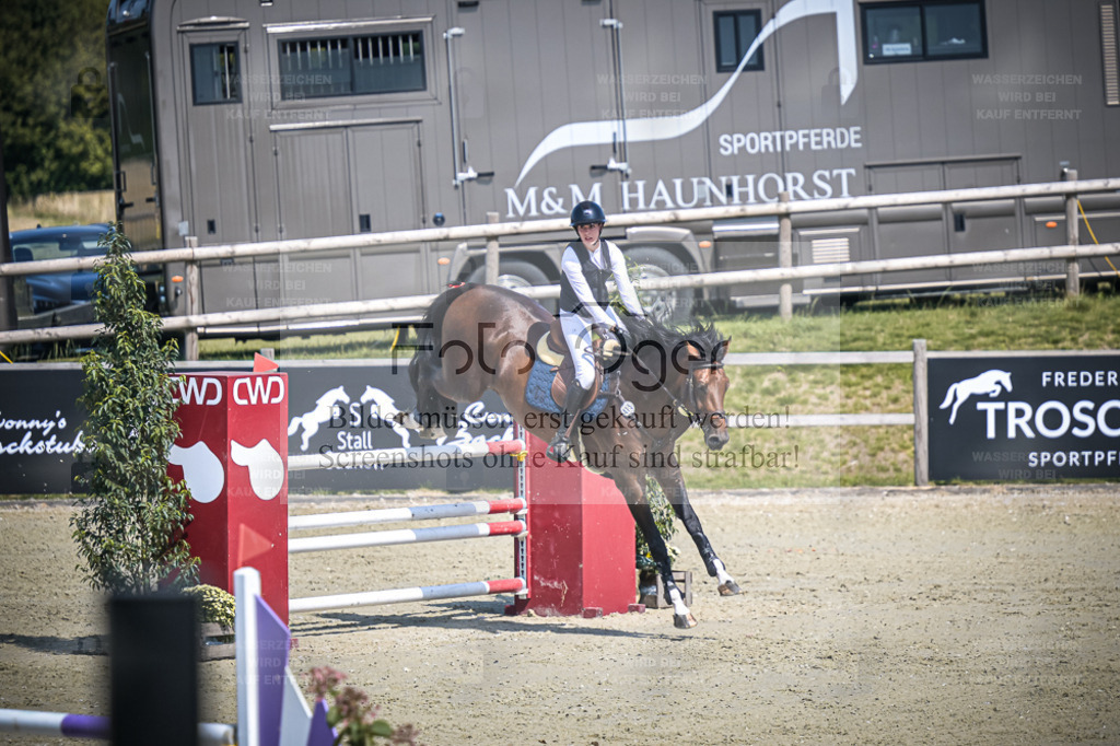 DOS_0925 | Entdecke hochwertige Reitturnierfotos von Foto Oger. Professionell, emotional und authentisch – jetzt Lieblingsmomente im Shop bestellen. - Realisiert mit Pictrs.com