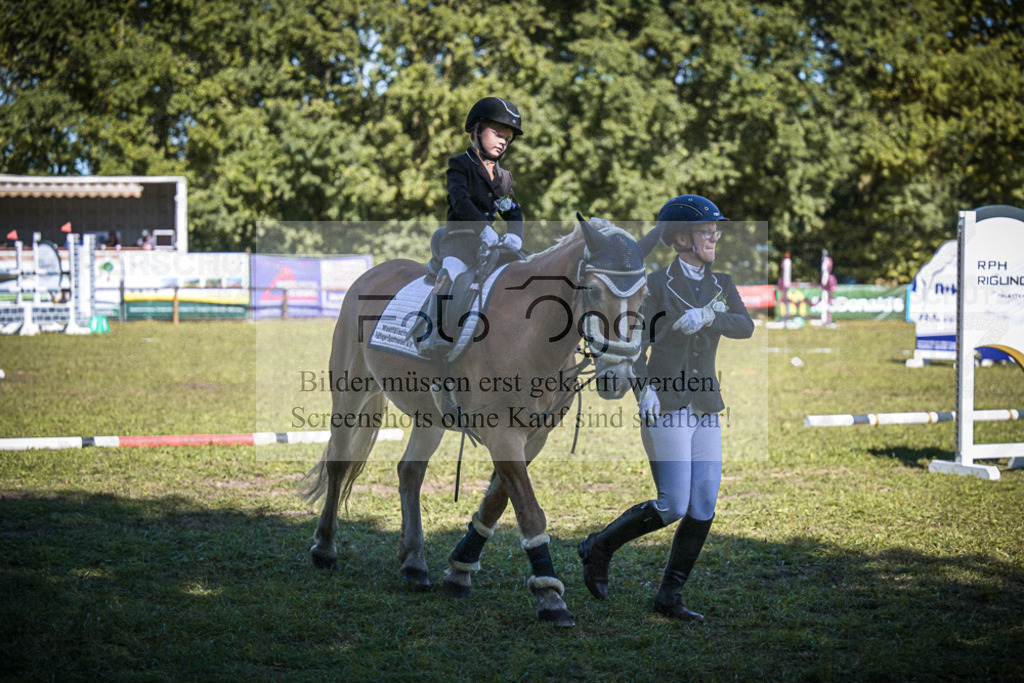 DOS_0082 | Entdecke hochwertige Reitturnierfotos von Foto Oger. Professionell, emotional und authentisch – jetzt Lieblingsmomente im Shop bestellen.Deutschlandweite Turnierfotografie. - Realisiert mit Pictrs.com