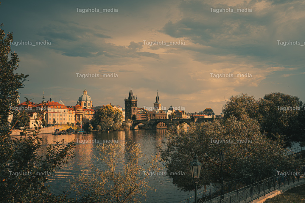 A7506199 | tagshotsmedia - Realisiert mit Pictrs.com