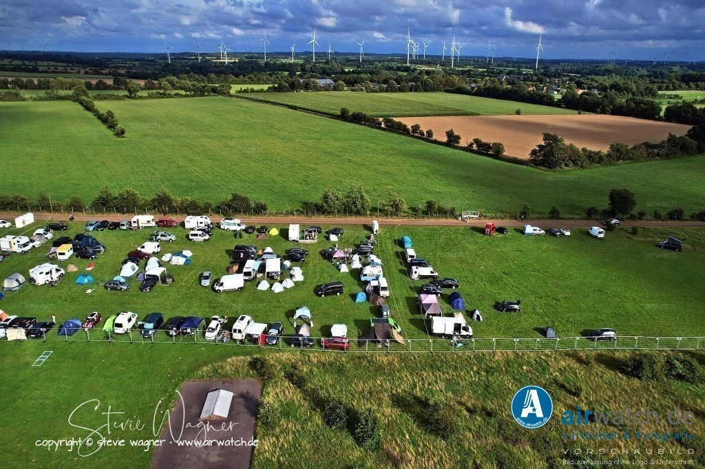 Bachblyten® Festival 2023 | Entdecken Sie atemberaubende Luftbilder und Fotografien auf airwatch.de - Tauchen Sie ein in eine Welt voller faszinierender Aufnahmen aus der Vogelperspektive.