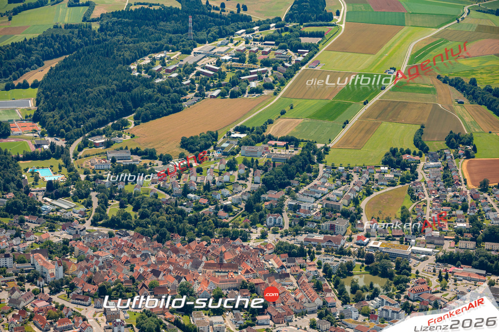 Das Luftbild zeigt :  Pfullendorf - Die Luftaufnahme wurde 2024 vom UL-Flugzeug aus erstellt ( keine Drohne ) - Hochauflösende Luftaufnahme - Für grossformatige Ausdrucke geeignet. Die Geschenkidee !Mit Lizenz und Bildrechte bestellbar