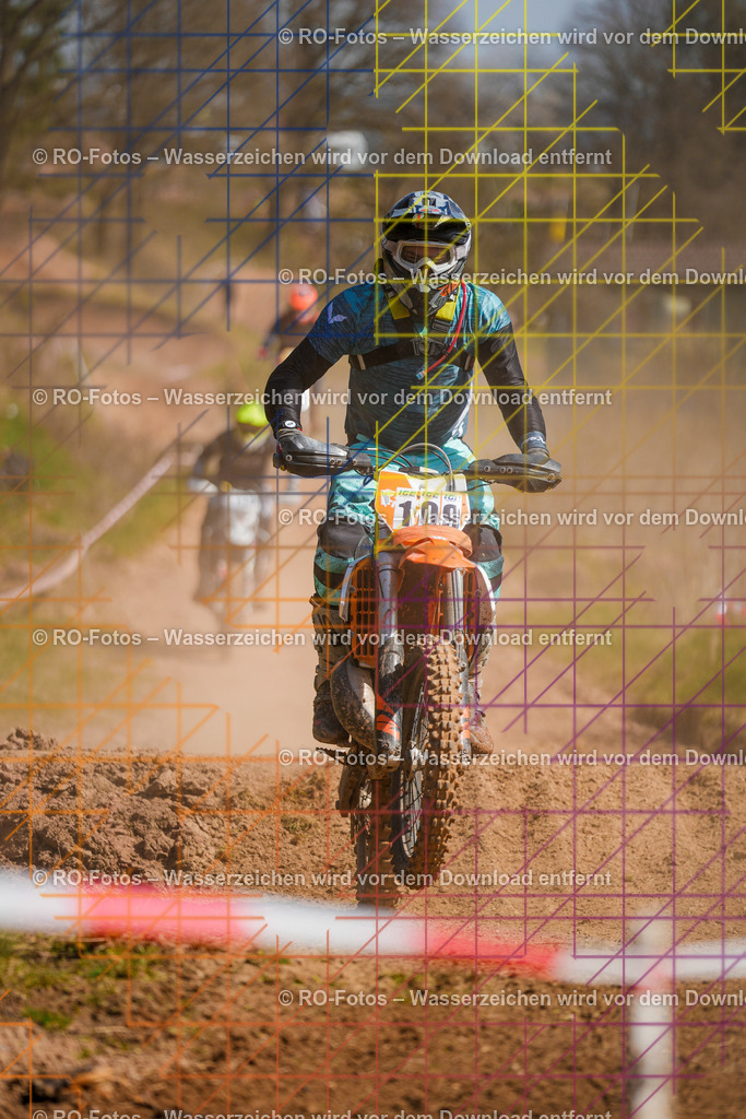 2 Lauf Mernes-305 | Sportfotografie von RO-Fotos: Motorsport, Motocross, Enduro, Laufveranstaltungen und Triathlon. Professionelle Fotos von Sportlern und Events. - Realisiert mit Pictrs.com