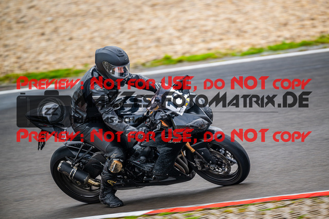 MaZZes_Fotomatrix_240518_6007705_5002 | Fotograf Mathias Schmid
Sportfotograf,
Eventfotograf,
Hochzeitsfotograf,
Portraitfotograf