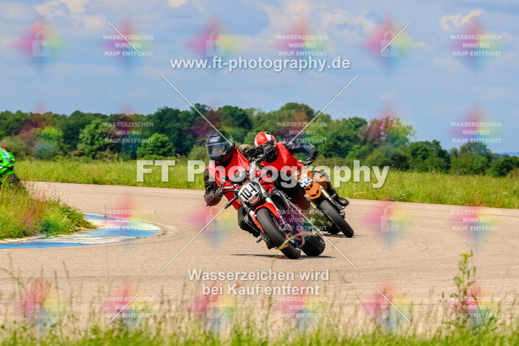 MotoTeam-0670 | Hier findet Ihr Bilder von Touristenfahrten auf der Nürburgring Nordschleife oder von anderen Veranstaltungen die ich besucht habe. Viel Spass beim Durch Schauen 