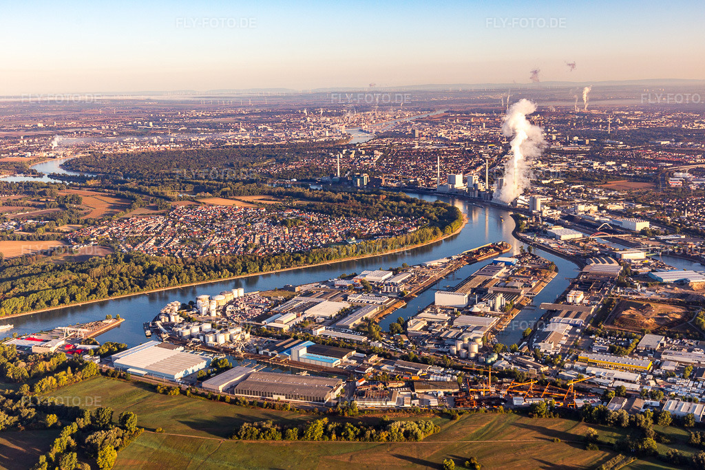 Luftbild: Rheinauhafen im Ortsteil Rheinau in Mannheim im Bundesland Baden-Württemberg in Deutschland. Foto: IMG_110890.jpg vom 08.09.2018 durch Werner Riehm/FLY-FOTO.de