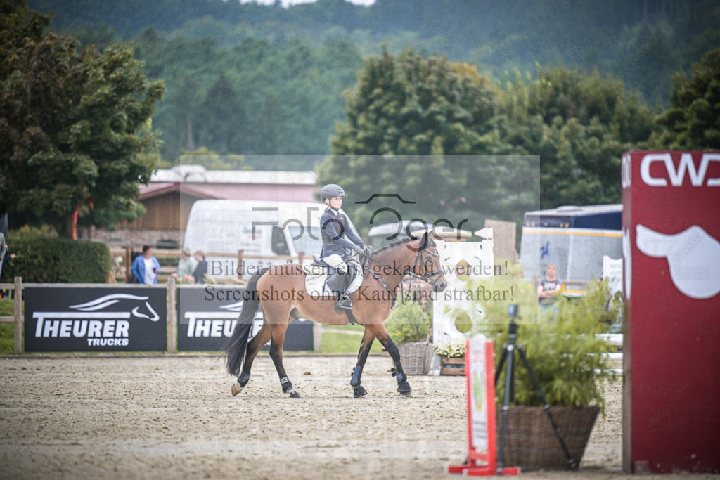 DOS_0343 | Entdecke hochwertige Reitturnierfotos von Foto Oger. Professionell, emotional und authentisch – jetzt Lieblingsmomente im Shop bestellen.Deutschlandweite Turnierfotografie. - Realisiert mit Pictrs.com
