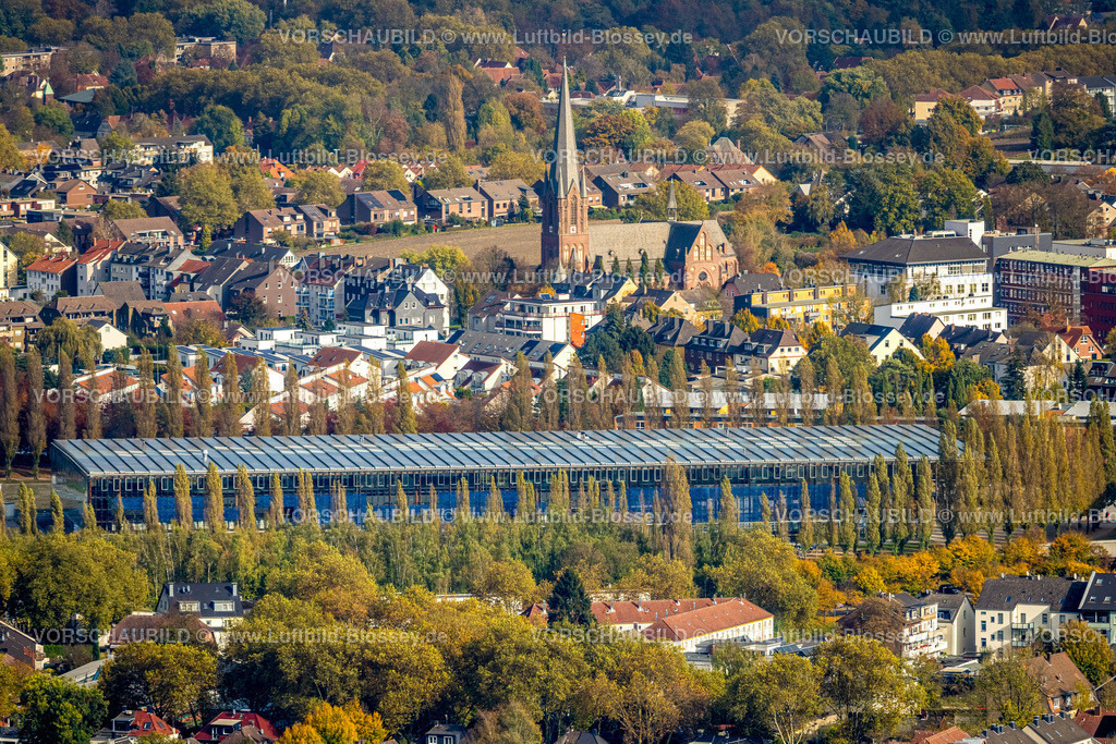 Herne241016144 | Luftbild, Akademie Mont-Cenis - Fortbildungsakademie Glasgebäude, hinten kath. Kirche St. Peter und Paul, Herne-Süd, Herne, Ruhrgebiet, Nordrhein-Westfalen, Deutschland