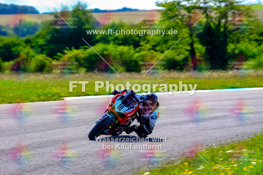 018-5737 | Hier findet Ihr Bilder von Touristenfahrten auf der Nürburgring Nordschleife oder von anderen Veranstaltungen die ich besucht habe. Viel Spass beim Durch Schauen 