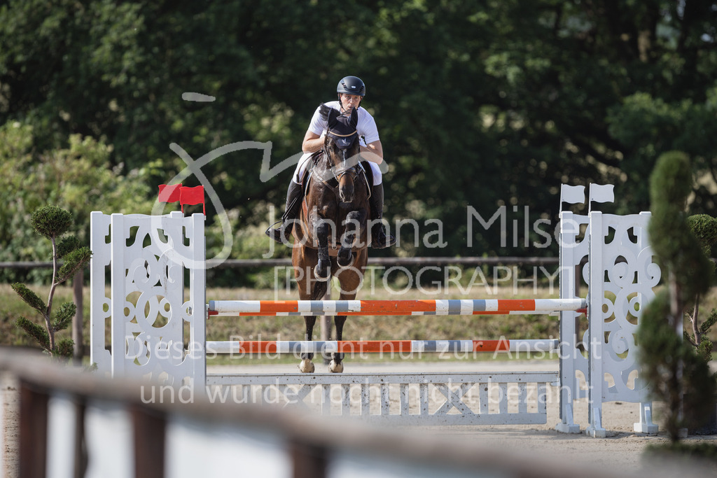 230624_PfSpTa_L-Spr-304 | Deine schönsten Turniermomente als professionelle Fotos! Entdecke hochwertige Pferdesport-Fotografie im Online-Shop. Jetzt Fotos finden & bestellen!
