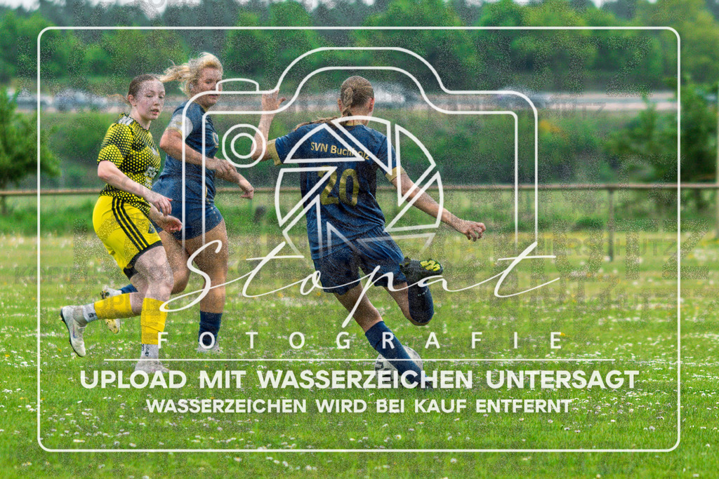 Kreisliga Damen HK - SVN Buchholz vs. SG Fulde | Melina Schultze (#20 SVN Buchholz); Kreisliga Damen HK - SVN Buchholz vs. SG Fulde am 03.05.2026 in Sportplatz Buchholz, Buchholz (Aller) - Realisiert mit Pictrs.com