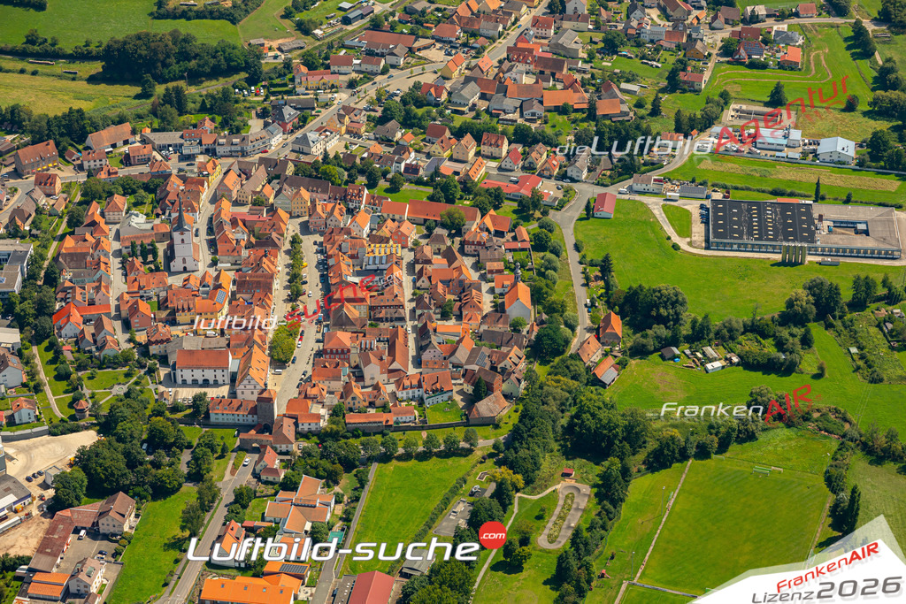 Das Luftbild zeigt :  Schlüsselfeld - Die Luftaufnahme wurde 2024 vom UL-Flugzeug aus erstellt ( keine Drohne ) - Hochauflösende Luftaufnahme - Für grossformatige Ausdrucke geeignet. Die Geschenkidee !Mit Lizenz und Bildrechte bestellbar