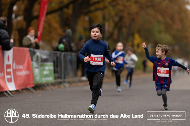Süderelbe Halbmarathon 2025 I 09.11.2025 I Fotograf_DerSportfotograf.I 00220 | Der Sportfotograf. - Realisiert mit Pictrs.com