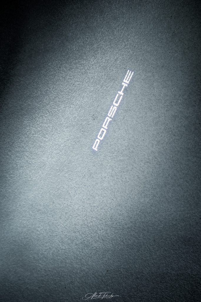 R6PZ3556 _Alexander Tschuncky | Entdecken Sie die faszinierende Welt von Alexander Tschuncky Arts: Kreative Fotografie, atemberaubende Automobilkunst und hochwertiger Bilderdruck. Lassen Sie sich inspirieren! - Realisiert mit Pictrs.com