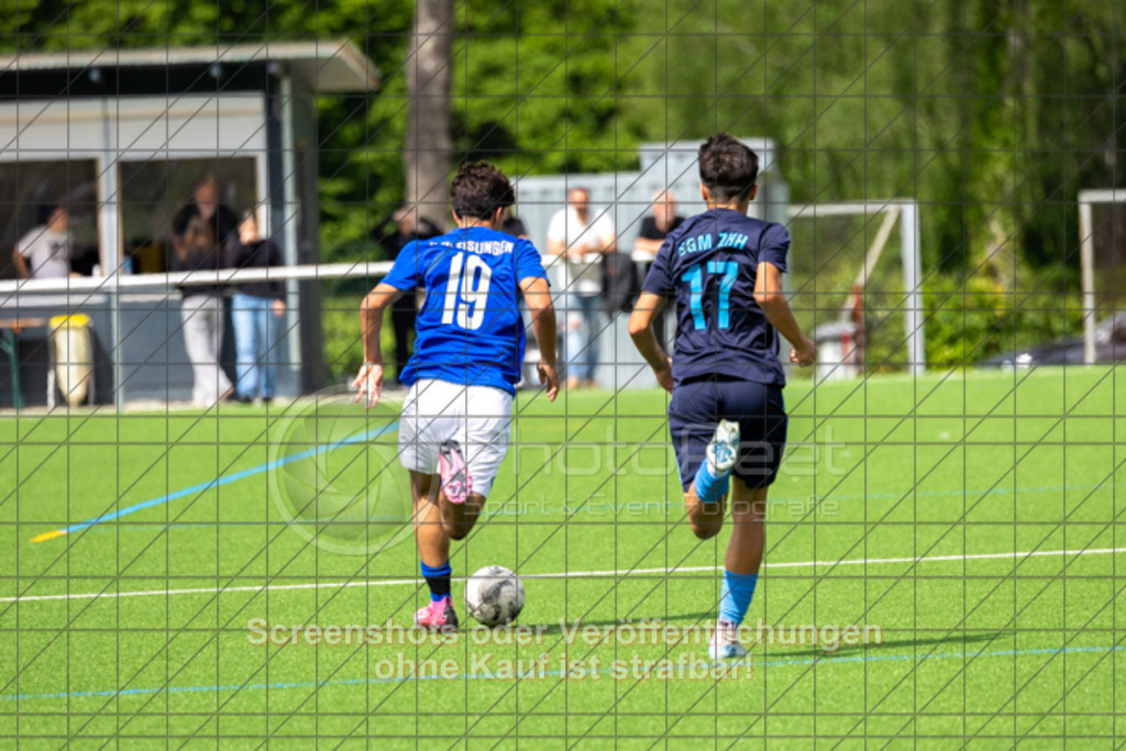 20250503_151854_0376 | #, 1.FC Eislingen (hellblau) vs. SGM TSG Zell-Hattenhofen-Holzmaden (dunkelblau), Jugend-Fussball, C-Junioren Landesstaffel Mitte, 18. Spieltag, Saison 20242025, Kunstrasenplatz, Haldenstraße 45, 73054 Eislingen, 03.05.2025 - 1500 Uhr,Foto: PhotoPeet-Sportfotografie/Peter Harich