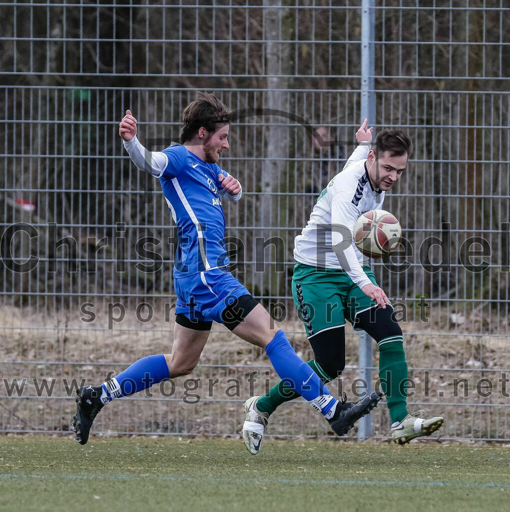 2024-02-17_010_FC_Schwaig_gegen_SV_Kranzberg | Marzling, Deutschland, 17.02.2024:
Fußball, Landesliga Südost 2023 / 2024, Testspiel, FC Schwaig gegen SV Kranzberg, Endergebnis: 4:1

Bastian Walter (SV Kranzberg, #26), Tobias Bartl (FC Schwaig, #37)

Foto: Christian Riedel / fotografie-riedel.net