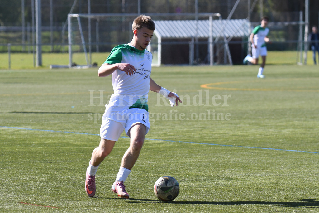 SpVgg GW Deggendorf : SV Hofkirchen | Matthias Mittig (SpVgg GW Deggendorf #14) - Realisiert mit Pictrs.com