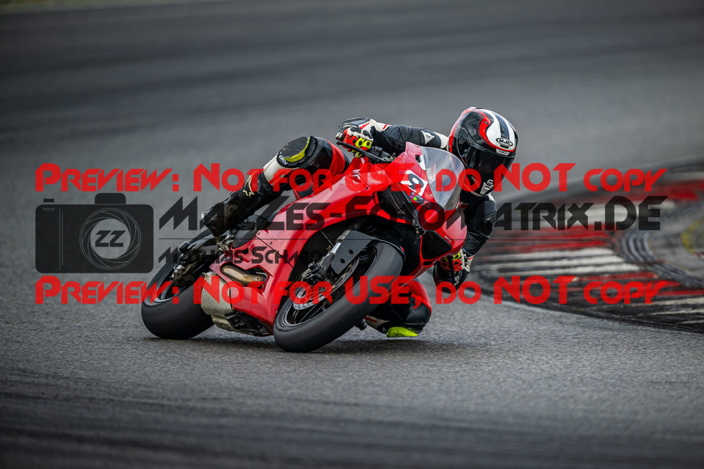 MaZZes_FotoMatrix_230719_4118 | ROT