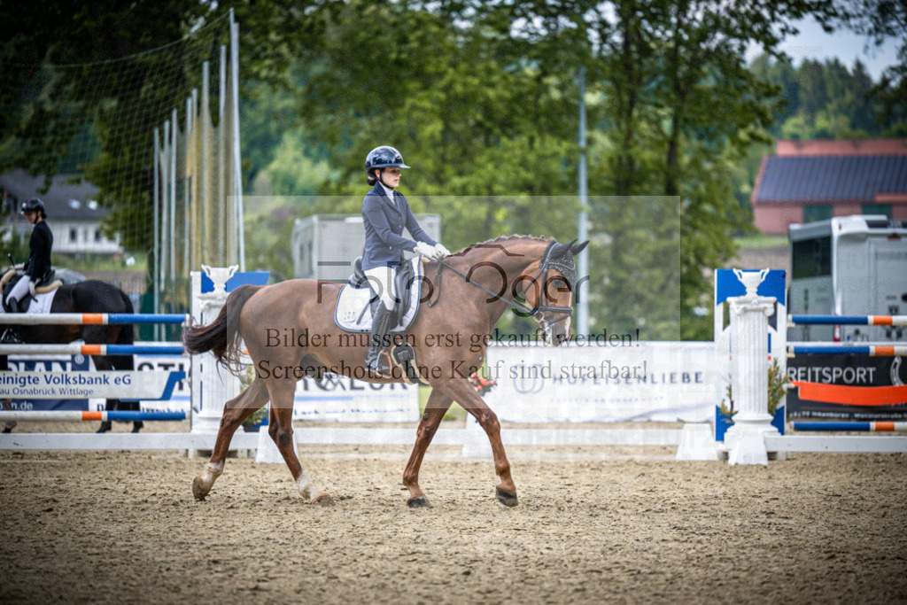 DOS_2362 | Reitturnier Venne - Realisiert mit Pictrs.com
