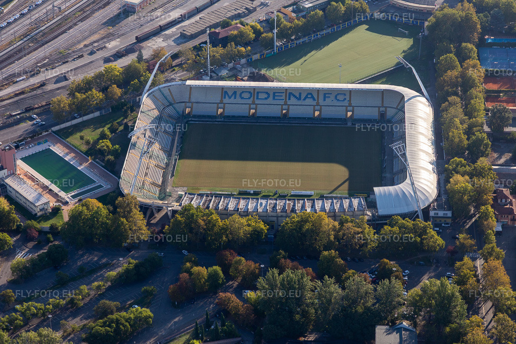 Vue aérienne: Stade Alberto Braglia du Modena Football Club sr à Modena dans le département Modena, Italie. Photo: IMG_134855.jpg prise le 20/09/2022 par Werner Riehm/FLY-FOTO.euRésolution de l'original: 5472 x 3648 px
